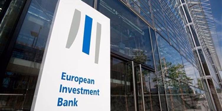 تبون يستقبل نائب رئيس البنك الأوروبي للاستثمار