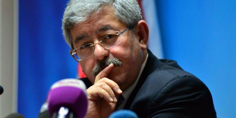 Algérie : Licences d’importation ou dépréciation du dinar ? Ouyahia face à une équation complexe
