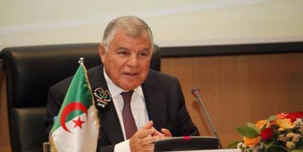 الجزائر : ”لا نقاش حول تمديد قرار خفض إنتاج النفط قبل نوفمبر”