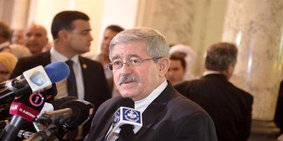 الجزائر : تسديد ديون المؤسسات العمومية سيسمح بضخ 1000 مليار دينار في الشبكة البنكية