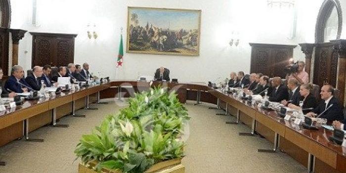 قانون المالية 2020: ارتفاع طفيف في الضرائب والرسوم و استحداث رسما جديدا على السيارات