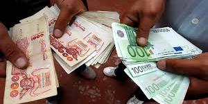 ALGÉRIE-Le dinar plombé face à la devise