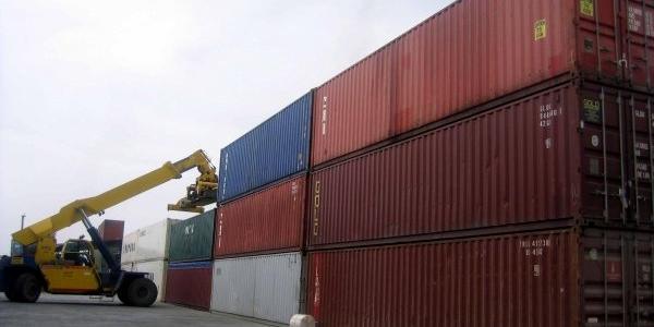 الجزائر :قانون جديد قريبا خاص بدخول السلع المستوردة