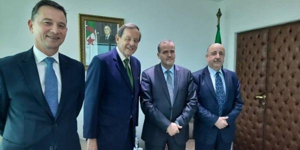 الجزائر-رزيق يتباحث مع اللورد البريطاني ريسبي العديد من القضايا الاقتصادية المشتركة