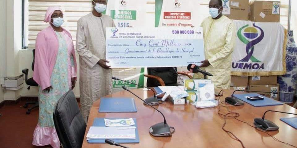 Sénégal:Covid-19 , l’UEMOA remet 500 millions et des milliers de masques au Sénégal
