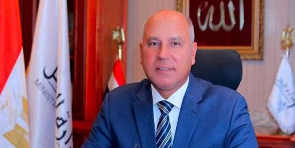 مصر :وزير النقل يبحث مع موانئ دبي العالمية سبل التعاون بين الجانبين في مجال النقل