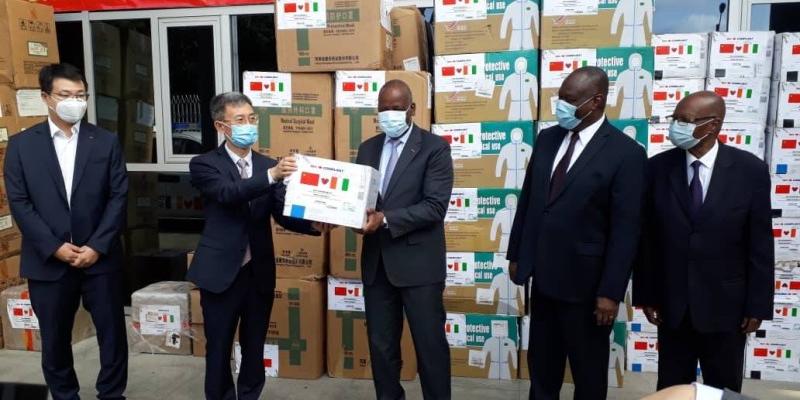Cote d'ivoire:Lutte contre la Covid-19 dans le Poro et le Tchologo, Une entreprise chinoise offre 280 millions de matériels sanitaires aux populations