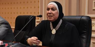 مصر : أخبار الاقتصاد المصرى اليوم ..التجارة تبحث زيادة عوائد الصادرات لـ100 مليار دولار