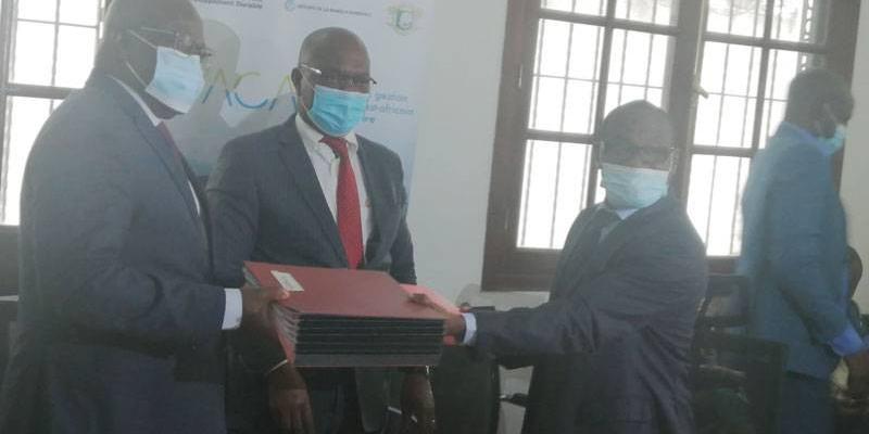 Côte d’Ivoire:Conservation des parcs nationaux d’Azagny et des Îles Ehotilés: L’Oipr et le projet Waca signent une convention