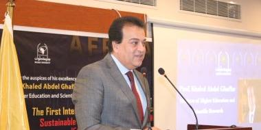 مصر : وزير التعليم العالى: 4500 طالب من جنوب السودان يدرسون بمصر..وزيادة 300 منحة