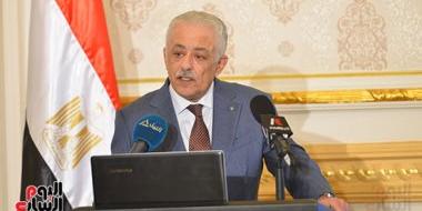 مصر : "التعليم" تؤكد وصول الإقبال على مجموعات التقوية إلى 80% فى بعض المدارس.. توفير كافة الإجراءات الاحترازية بسبب كورونا.. المعلم يحصل على 75% نصيبه من أسعار المجموعات فورا.. وأولياء أمور يطالبون بمراجعة الأسعار