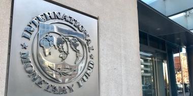 مصر : البنك الدولى يشيد بجهود الحكومة فى تحقيق 5.6% نمو قبل أزمة كورونا نتيجة زيادة الاستثمارات.. ويثمن التعامل مع الجائحة بشكل متميز خاصة فى دعم الفقراء وتأجيل أقساط القروض.. ويتوقع تعافى الاقتصاد مجددا فى 2021-2022