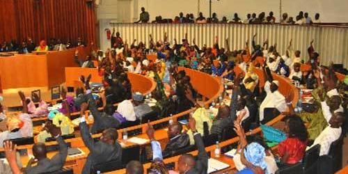 Sénégal:Assemblée nationale ,Le projet de budget 2021 arrêté à 4589,15 milliards de francs CFA, voté majoritairement par les députés.