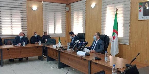 الجزائر:عرض دفتر شروط جديد و دليل "الممارسات الحسنة" لمرافقة المؤسسات المصغرة