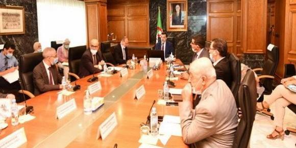Algérie :Mines, réunion de coordination intersectorielle sur Gara Djebilet et le phosphate