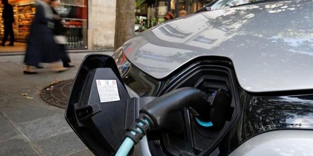 Egypt signs agreement to establish 1st company to sell, distribute electric cars