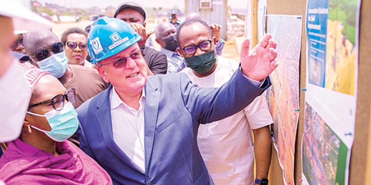 Nigeria : Second Niger Bridge, Finance minister hails NSIA, Julius Berger on pace, quality of work