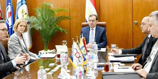 مصر- وزير البترول يبحث مع رئيس شركة سكاتك النرويجية التعاون في مشروعات الطاقة الخضراء