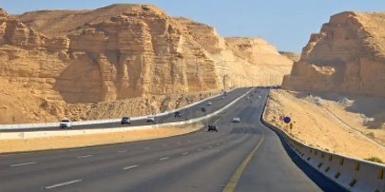 الجزائر : الطريق العابر للصحراء سيسمح بتقليص فاتورة النقل بنسبة تصل إلى 30 بالمئة