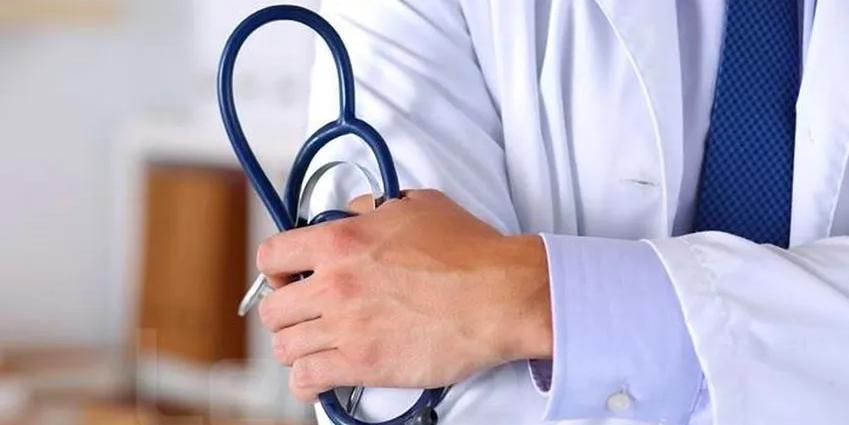 TUNISIE-Sur 1.200 candidats convoqués, seulement 70 ont passé l’examen de fin de spécialité en médecine de famille : Pourquoi les médecins fuient-ils la Tunisie ?