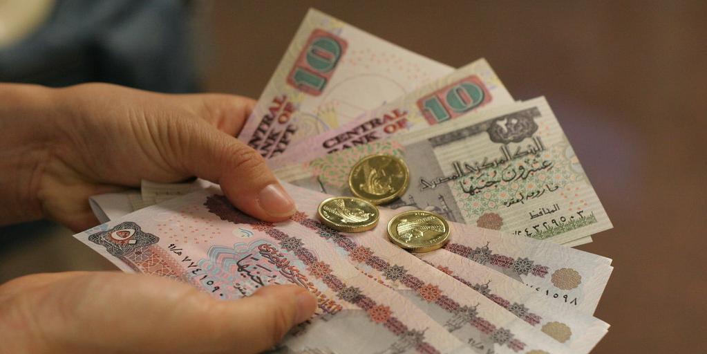 مصر : خبراء مصرفيون: قرار المركزي برفع أسعار الفائدة 2% يدعم جهود احتواء التضخم
