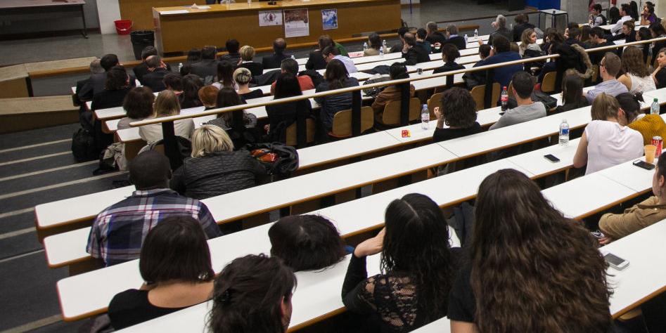 الجزائر: من بينها رفع قيمة المنحة الجامعية.. هذه مطالب رابطة الطلبة الجزائريين لإصلاح قطاع التعليم العالي