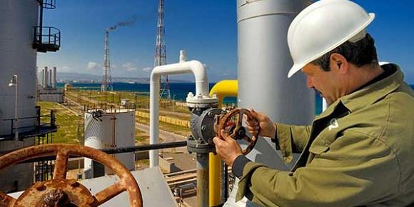 Algérie : Hydrocarbures: examen de deux projets de décrets exécutifs relatifs au transport par canalisation