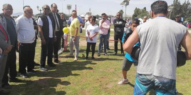 تونس , اقبال مكثف من العائلات واطفالهم على فعاليات اليوم التحسيسي لمكافحة التدخين الاحد بمنتزه قرطاج